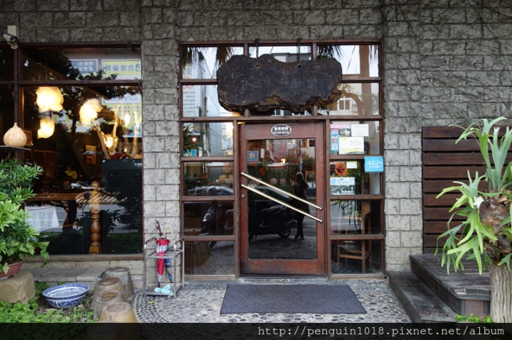 【彰化北斗】家園藝術咖啡牛排館；有溫度的美味牛排，環境雅緻氣氛好，簡餐跟火鍋都好好吃，經營30年的好味道(附專屬停車場/鄰近田尾花市)。