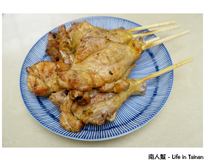 【台南市安平區-美食】每日限量 不訂吃不到~~億載雞腿王(烤雞腿.黑輪米血)