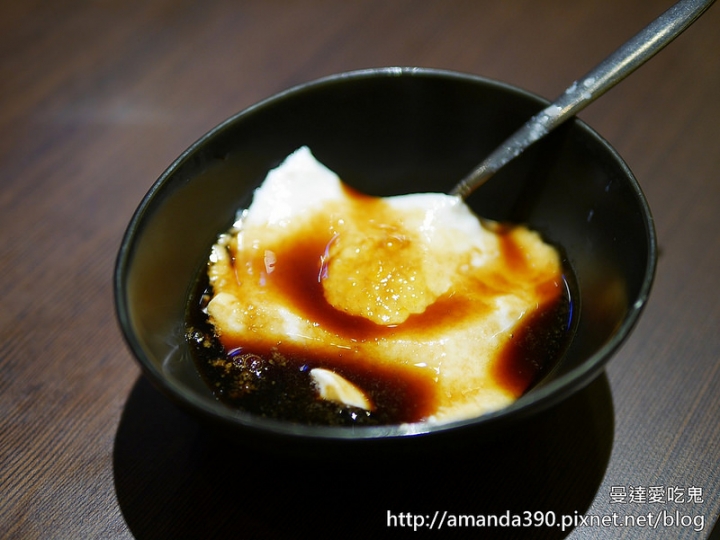 【台南食記】中西區 涓豆腐(新光三越西門店) ● 清甜豆腐煲、春川辣炒雞、香脆海鮮煎餅好對味！❤❤