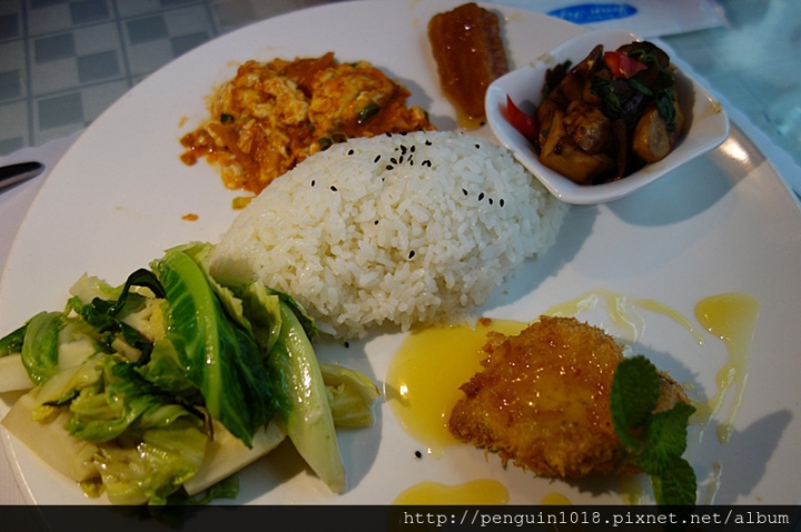 【彰化北斗】家園藝術咖啡牛排館；有溫度的美味牛排，環境雅緻氣氛好，簡餐跟火鍋都好好吃，經營30年的好味道(附專屬停車場/鄰近田尾花市)。