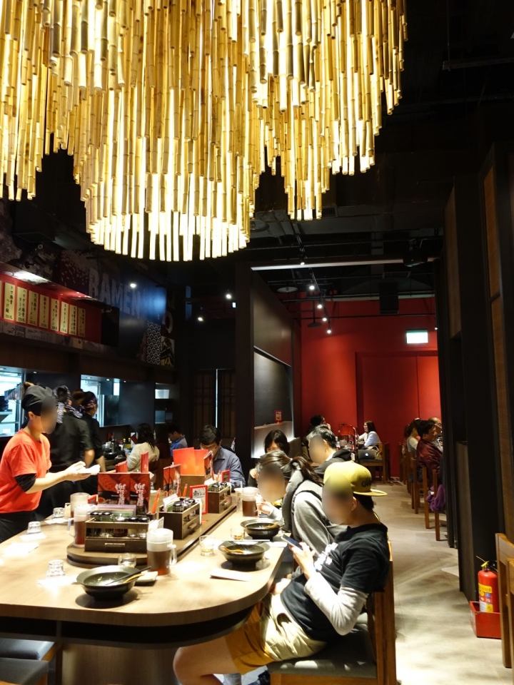 [食記] 樂麵屋。行家必選叉燒焦蔥豚骨拉麵。南港店(中國信託金融大樓)