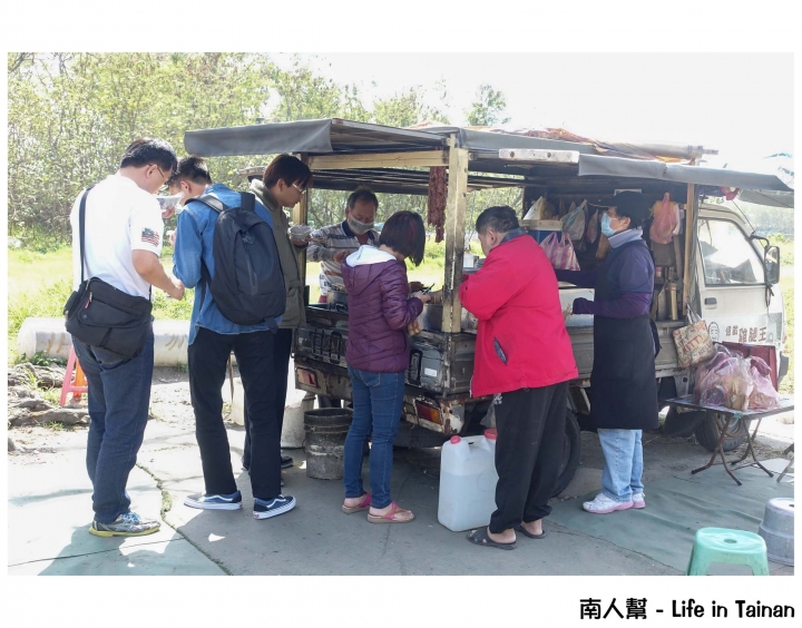 【台南市安平區-美食】每日限量 不訂吃不到~~億載雞腿王(烤雞腿.黑輪米血)