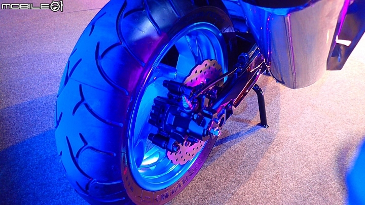 [海外快訊]國產雙缸再一發！KYMCO 光陽日本全新推出 K50 Concept 雙缸大型重機！