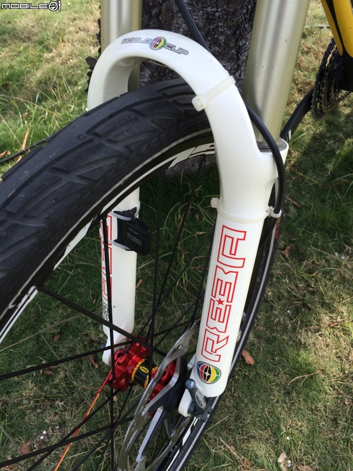GIANT MCM Team 碳纖維登山車