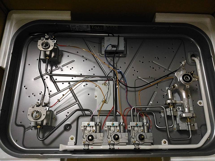 [開箱] 林內牌 RB-300SH 檯面式三口瓦斯爐DIY安裝全記錄
