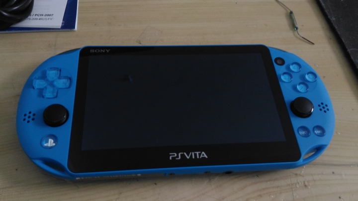 PS VITA 水波藍 開箱