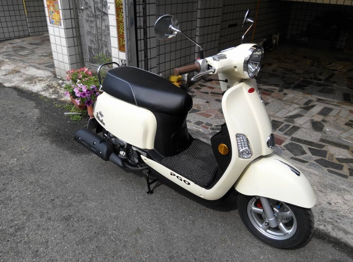老婆想買PGO BON 125 ABS  後來買了JBUBU ABS