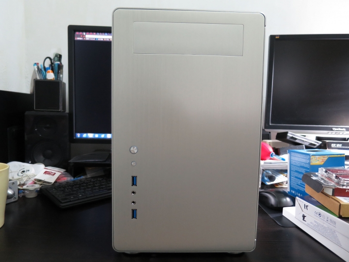 [機殼]Jonsbo喬思伯-RM1-ATX跟ITX共用的鋁鎂合金小巧精靈