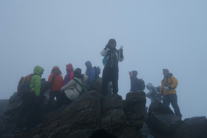 點點白雪的東北亞最高峰-玉山挑戰成功