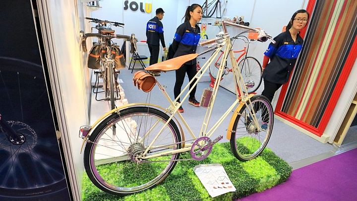 《2016自行車展》 圖多 字少