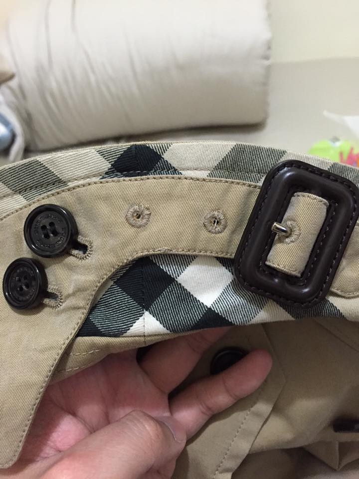 BURBERRY 蜜糖色風衣開箱兼瑕疵討論
