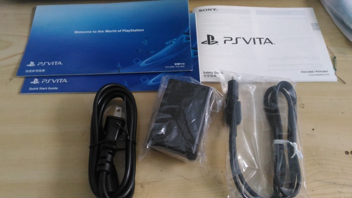 PS VITA 水波藍 開箱