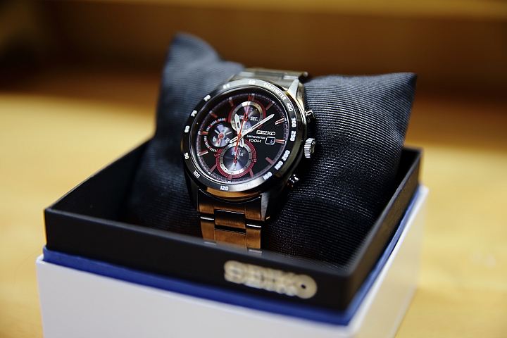 幫弟買錶 SEIKO V176-0AM0R開箱