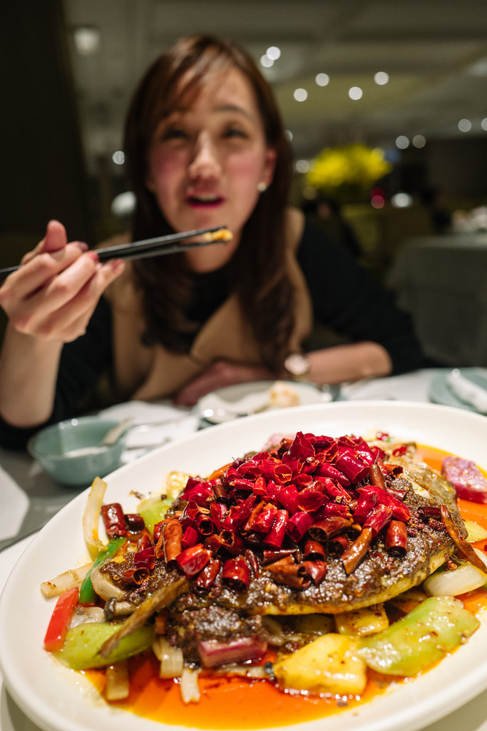 [台北信義] 台北君悅酒店雲錦中餐廳主廚從四川帶回的精彩季節新菜-諸葛椒麻烤魚