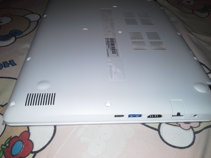 acer V3-372-556K 13吋筆電 自行加裝記憶體 螺絲已拆下 .請問是硬拆還是有機關..