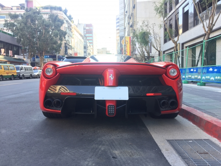 台北市慶城街LaFerrari