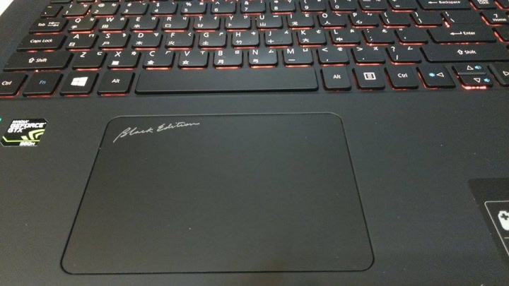 【簡易開箱】Aspire V Nitro  VN7-592G-739Z