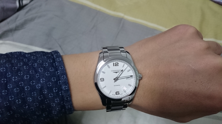[開箱]Longines conquest classic(白)+HIRSCH 20mm皮手鐲