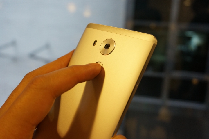 【體驗分享】 HUAWEI Mate 8 ~ 引領時尚風潮 商務旗艦揚帆起航 拓展你的新視界