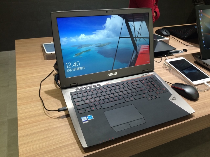 ASUS GX700在三創玩的到了