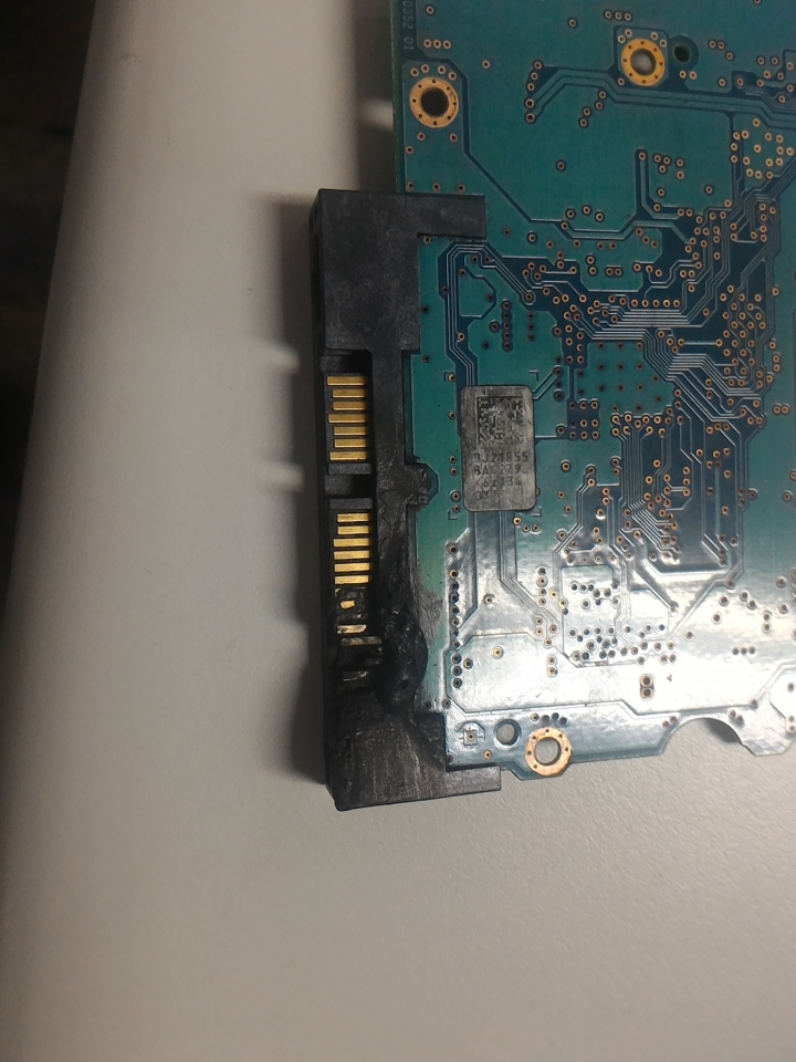 HITACHI H3D10003272S - Mobile01