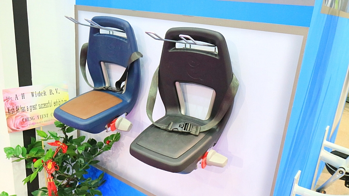 《2016自行車展》 圖多 字少