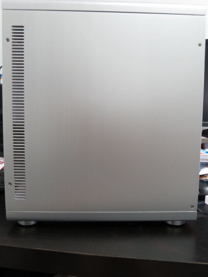 [機殼]Jonsbo喬思伯-RM1-ATX跟ITX共用的鋁鎂合金小巧精靈