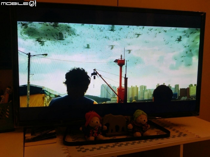 LED液晶顯示器 這是漏光或溢光問題嗎?