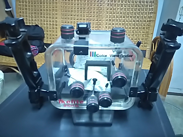 請問 IKELITE 潛水殼