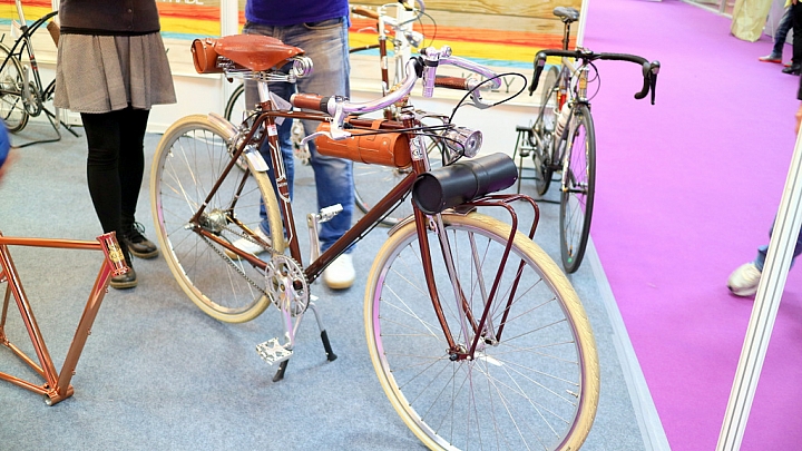 《2016自行車展》 圖多 字少