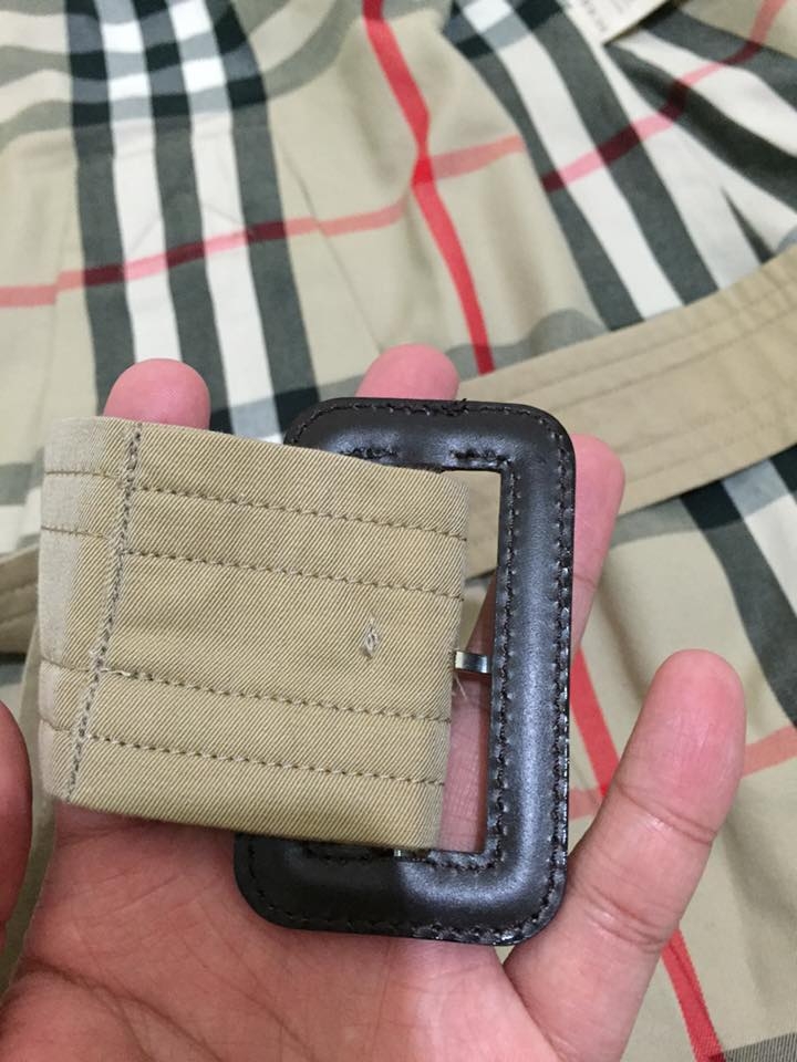 BURBERRY 蜜糖色風衣開箱兼瑕疵討論