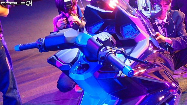 [海外快訊]國產雙缸再一發！KYMCO 光陽日本全新推出 K50 Concept 雙缸大型重機！