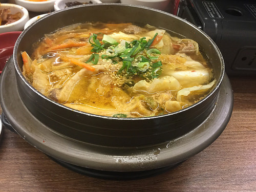 【食記】捷運新埔站。朝鮮味韓國料理~一人低消170元 多種小菜吃到飽