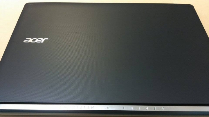 【簡易開箱】Aspire V Nitro  VN7-592G-739Z