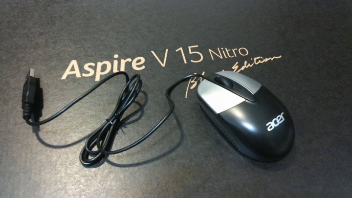 【簡易開箱】Aspire V Nitro  VN7-592G-739Z