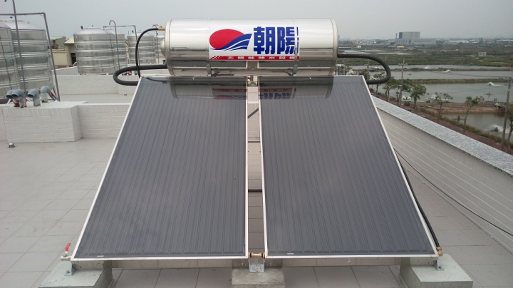 朝陽太陽能熱水器圖片