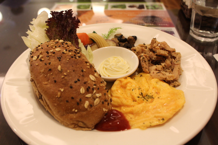 台南北區早午餐-日光‧緩緩 沙拉、鬆餅與排餐拼盤等無毒早午餐