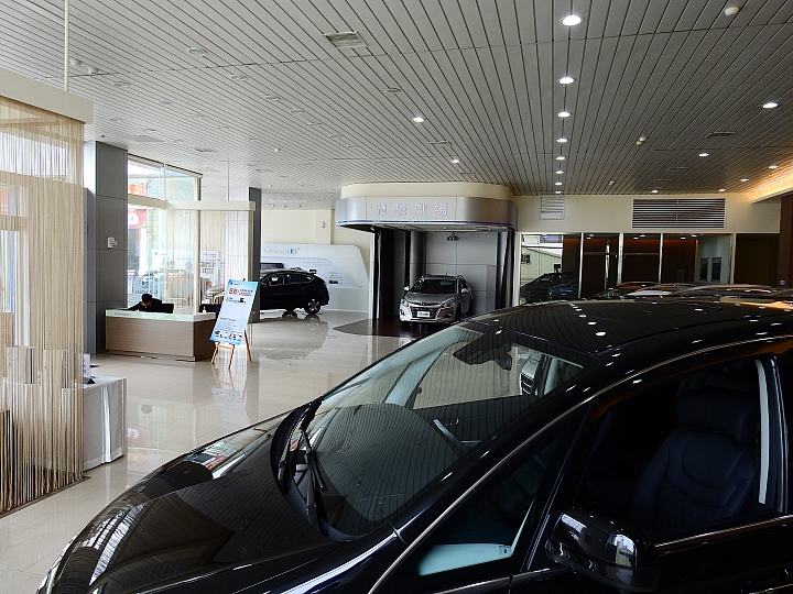 U6是Luxgen目前銷售主力，展示間一半以上是U6。