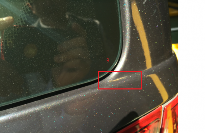 2010 ESCAPE 尾門 由內向外鏽蝕