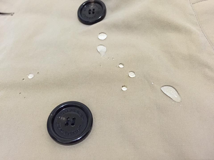 BURBERRY 蜜糖色風衣開箱兼瑕疵討論
