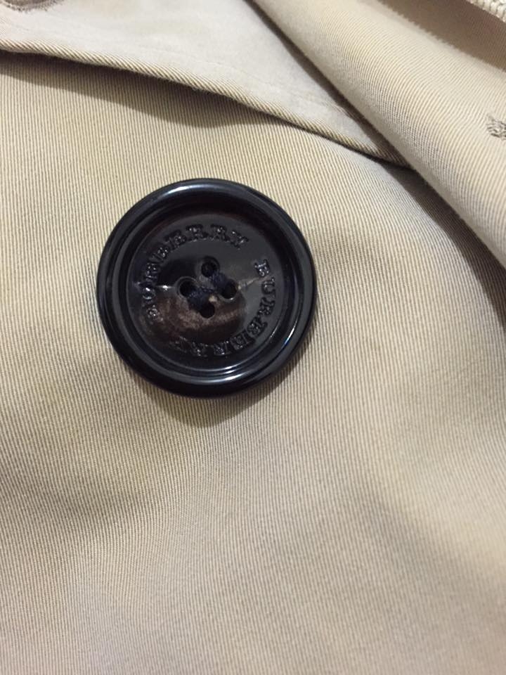 BURBERRY 蜜糖色風衣開箱兼瑕疵討論
