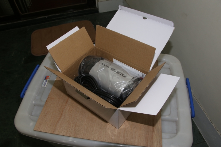 給自己的生日禮物開箱-神牛 GODOX 250W 棚燈套件組