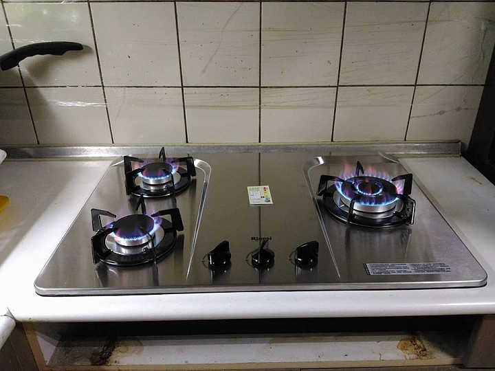 [開箱] 林內牌 RB-300SH 檯面式三口瓦斯爐DIY安裝全記錄