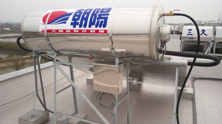 朝陽太陽能熱水器圖片