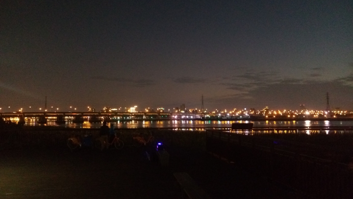 【分享】光學防手震極速對焦拍照更方便！HTC One M9+極光版與Sony Nex 5照相PK體驗（夜拍與低光源）
