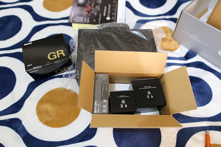 GRII 十周年限定套組，開箱、心得....和刮傷(崩潰中)....