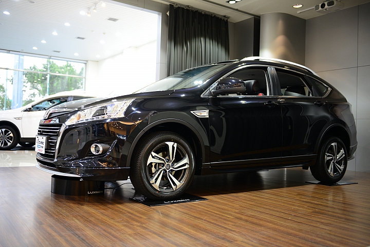 再拍U6運動版，準備勸敗台中的朋友，也請猜猜看。