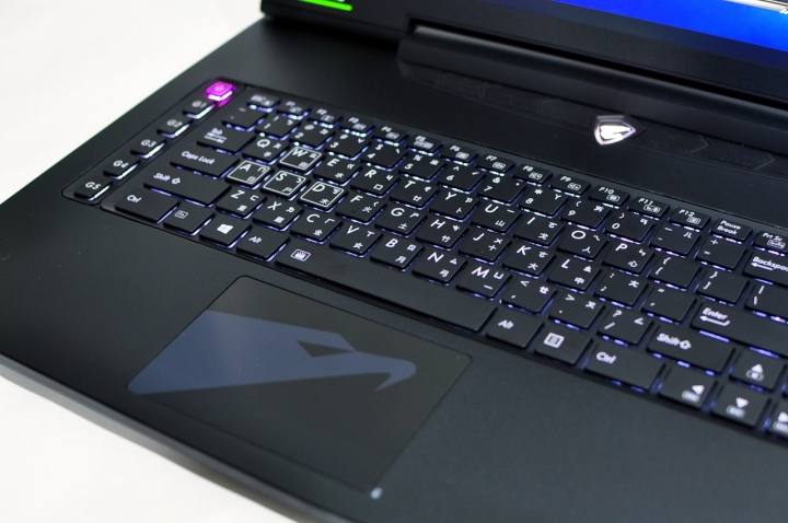 AORUS X7 PRO V5最強薄型電競筆電強勢登場