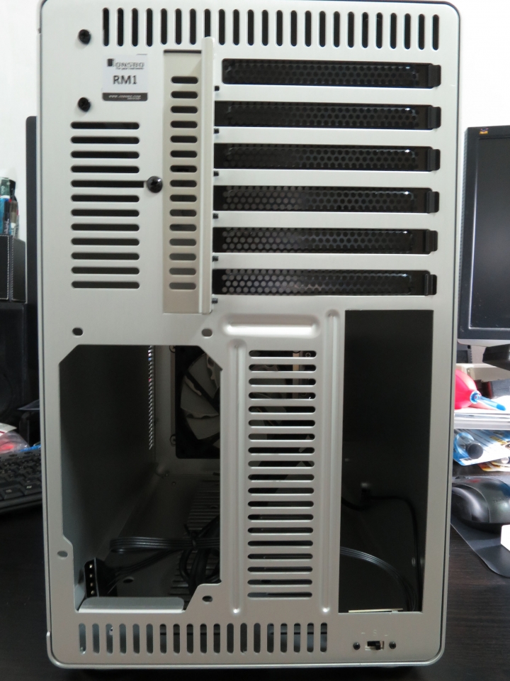 [機殼]Jonsbo喬思伯-RM1-ATX跟ITX共用的鋁鎂合金小巧精靈
