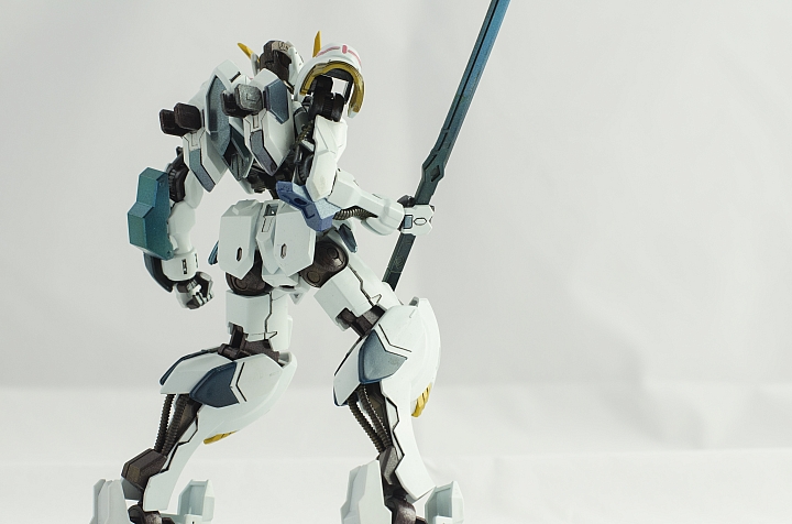 HG 1/144鐵血的孤兒。獵魔鋼彈